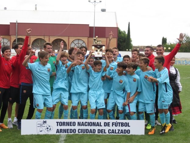 El Barcelona venció al Espanyol 2-1 en la final del torneo. :: 