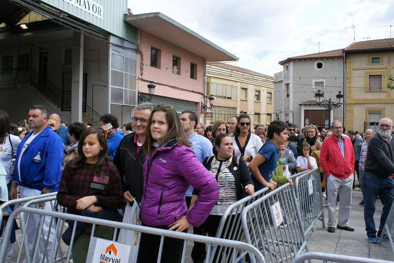 La peña Virgen de los Parrales de Baños de Río Tobía repartió el domingo cerca de 14.000 bocadillos del embutido bañejo con motivo de la celebración de su XLIV festival de exaltación de la chacina bañeja