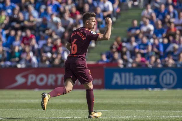 Denis Suárez celebra el gol que igualaba el marcador en Getafe. :: efe
