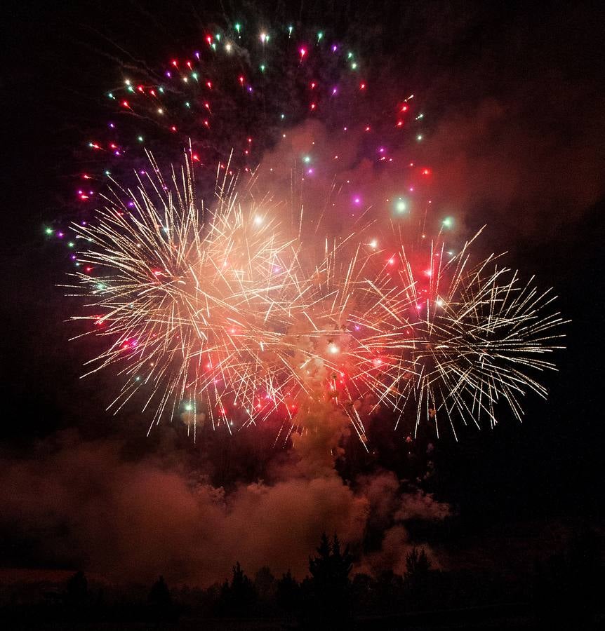 El cielo de Logroño se iluminó con los primeros fuegos artificiales de las fiestas
