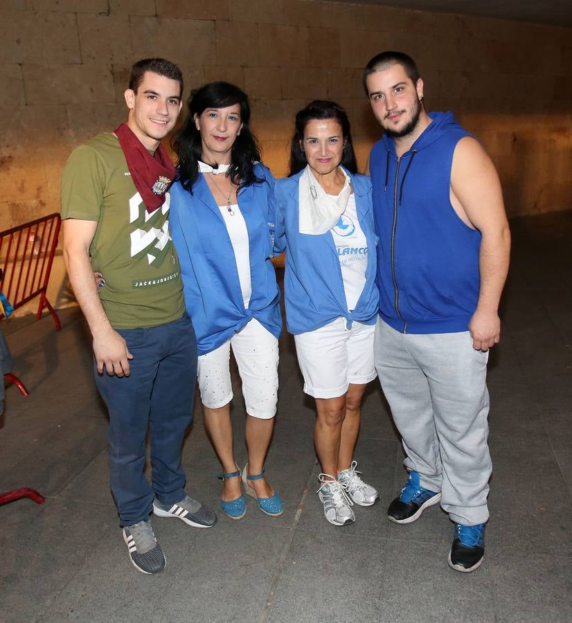 Protección Civil, cuatro peñas y el Grupo de Danzas protagonizaron el pisado popular junto a Carlos Coloma