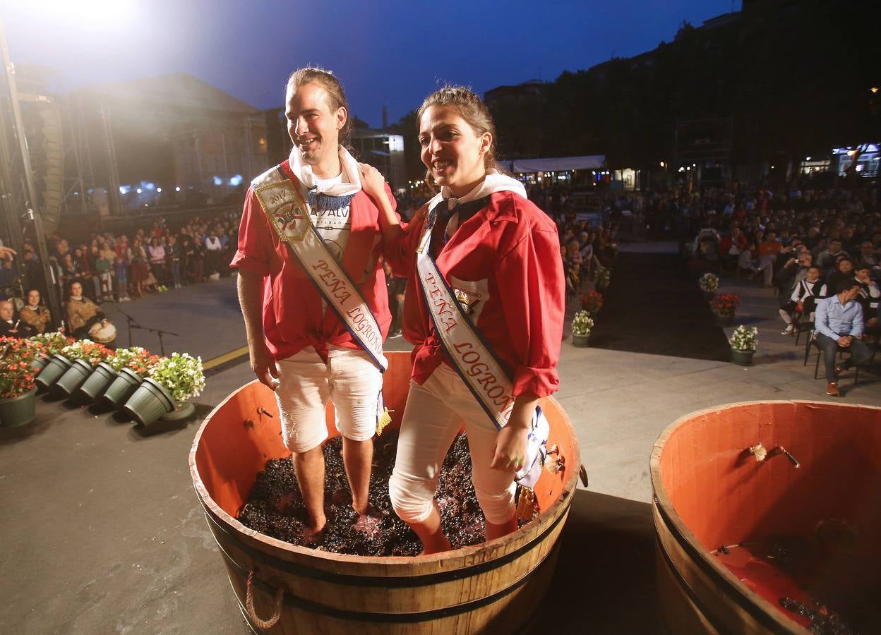 Protección Civil, cuatro peñas y el Grupo de Danzas protagonizaron el pisado popular junto a Carlos Coloma