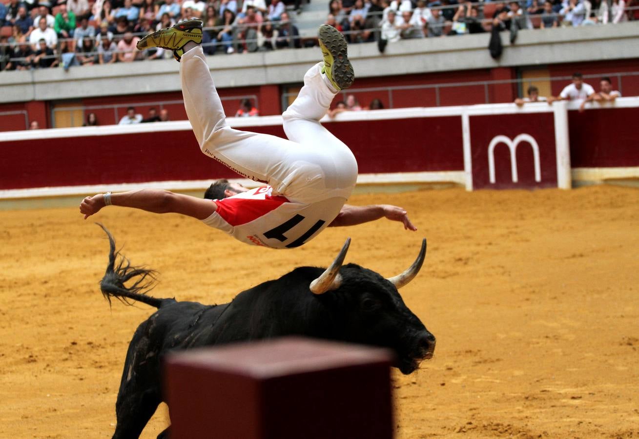 Pablo Martín gana la semifinal del concurso de recortadores