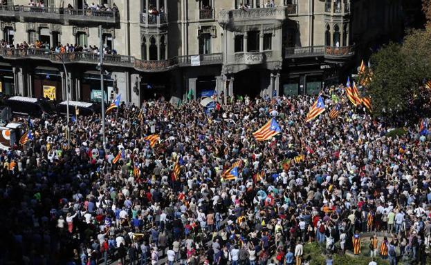 Miles de personas, durante la protesta.