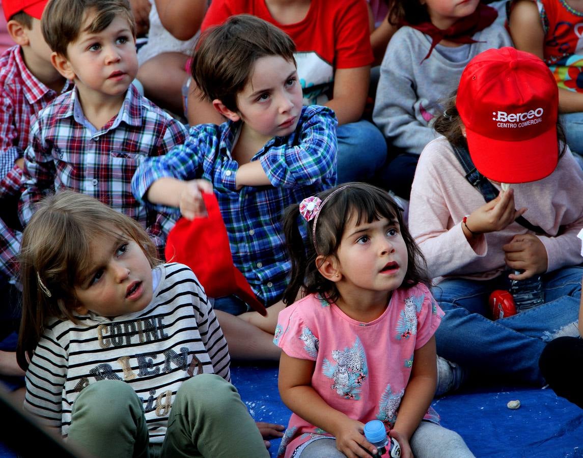 Los niños disfrutaron de lo lindo con las aventuras de Gortorito, Rosalinda y la bruja Ciriaca.