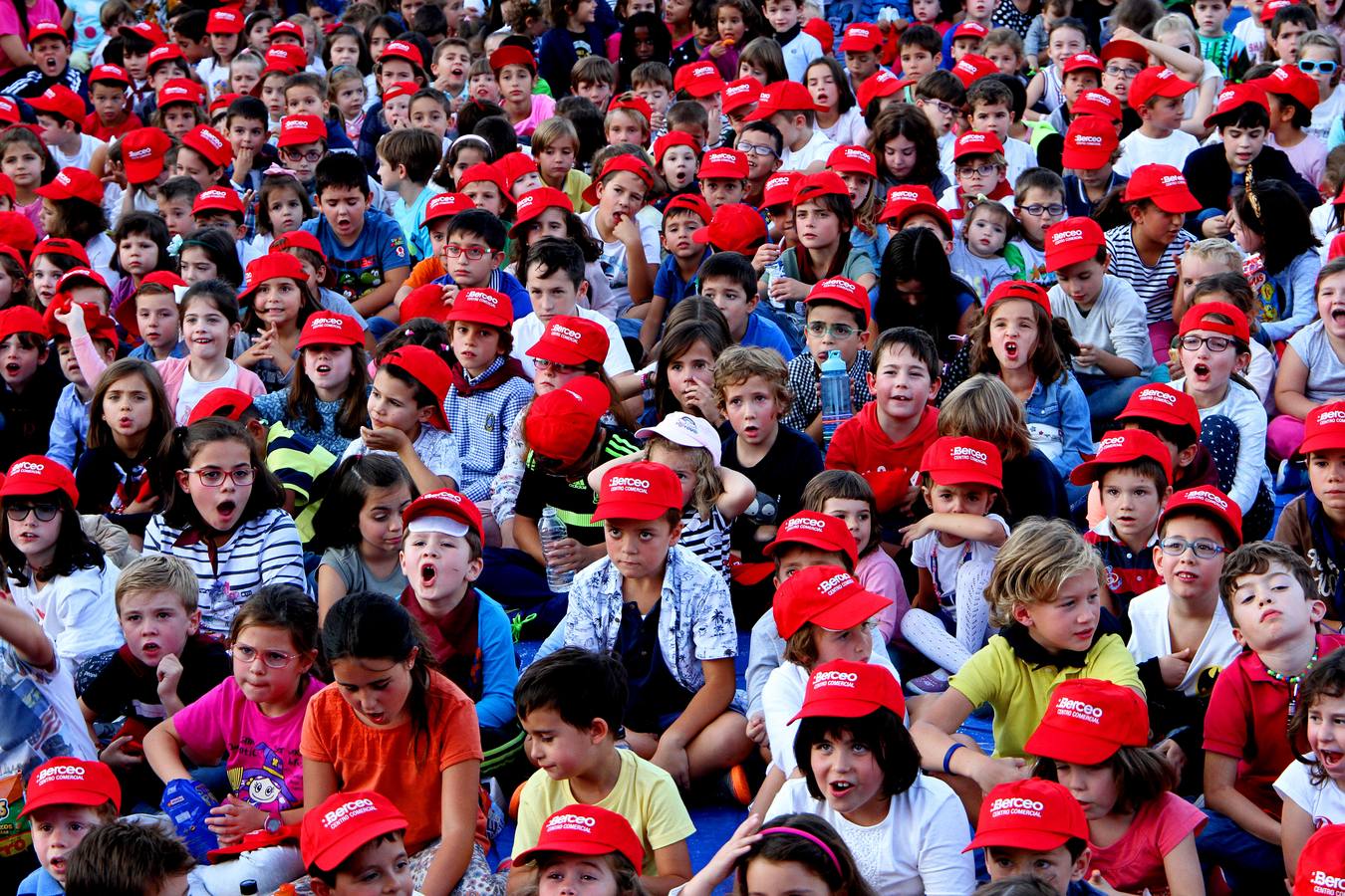 Los niños disfrutaron de lo lindo con las aventuras de Gortorito, Rosalinda y la bruja Ciriaca.
