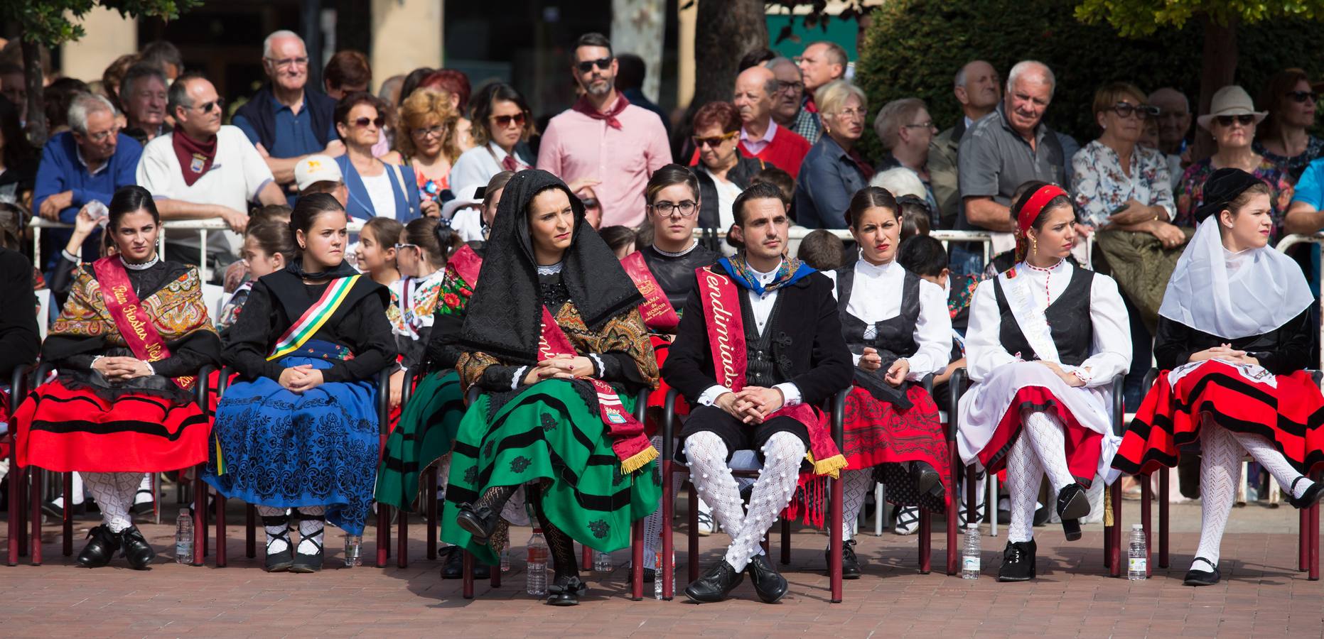 El Espolón vivió la ofrenda ofrenda del primer mosto a la Virgen de Valvanera, patrona de La Rioja, en el principal acto institucional de las Fiestas de San Mateo y de la Vendimia Riojana 