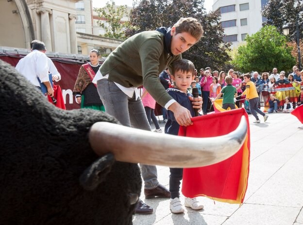 BUEN TOREO EN EL ESPOLÓN CON GINÉS