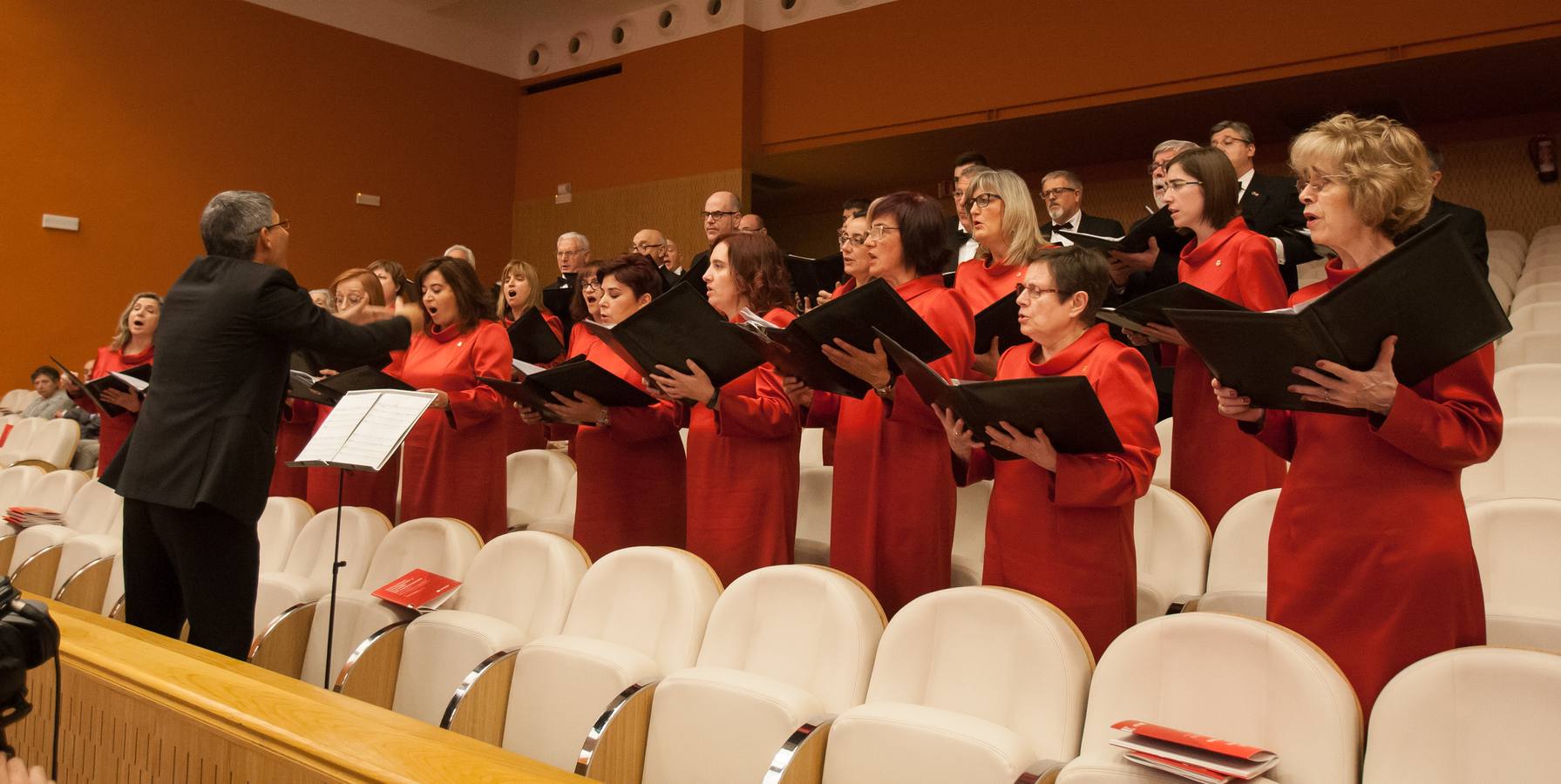 En sus bodas de plata, la UR lo ha celebrado en el Auditorio del Ayuntamiento de Logroño recordando el de hace 25 años