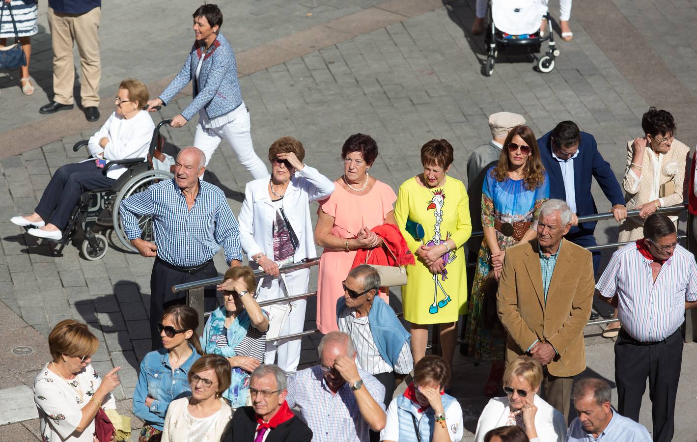 Arnedanos y navarros han celebrado la procesión que tiene como protagonistas a San Cosme y San Damián, así como el Rosario de la Aurora en sus fiestas