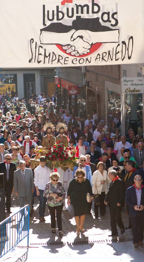 Arnedanos y navarros han celebrado la procesión que tiene como protagonistas a San Cosme y San Damián, así como el Rosario de la Aurora en sus fiestas