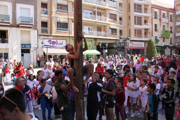   El mayo. Los niños, ante el reto de La Pionera.