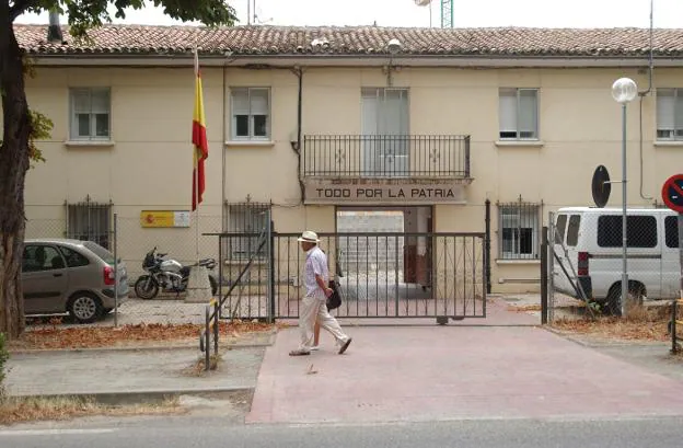 La antigua casa cuartel, en una imagen del año 2009. :: albo