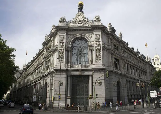 Fachada de la sede del Banco de España, en Madrid. :: d. FAGET / afp