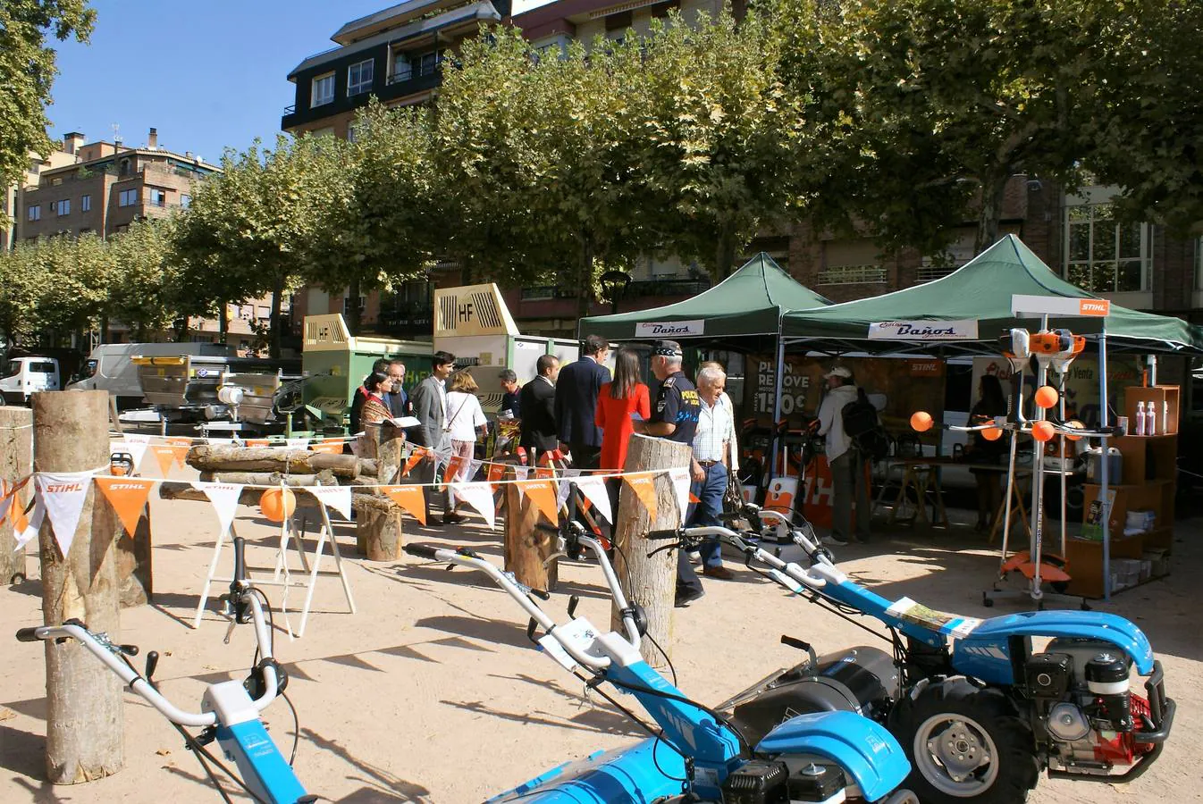 Este fin de semana se celebran las ferias de maquinaria agrícola, industrial y automoción. Además, se puede disfrutar del tradicional mercado artesanal