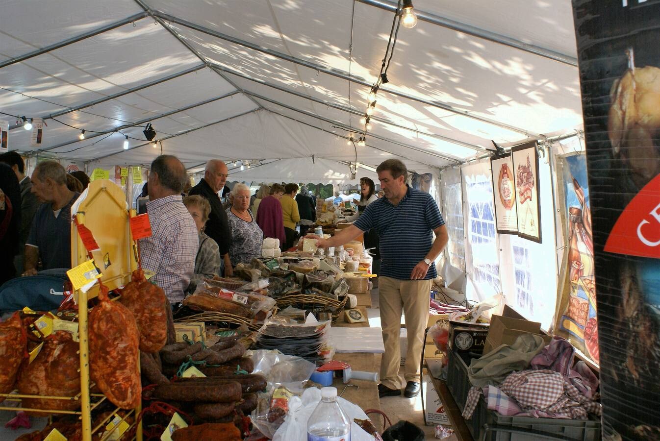 Este fin de semana se celebran las ferias de maquinaria agrícola, industrial y automoción. Además, se puede disfrutar del tradicional mercado artesanal