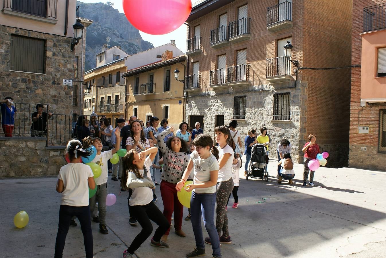 Las imágenes del cohete por las fiestas de Gracias