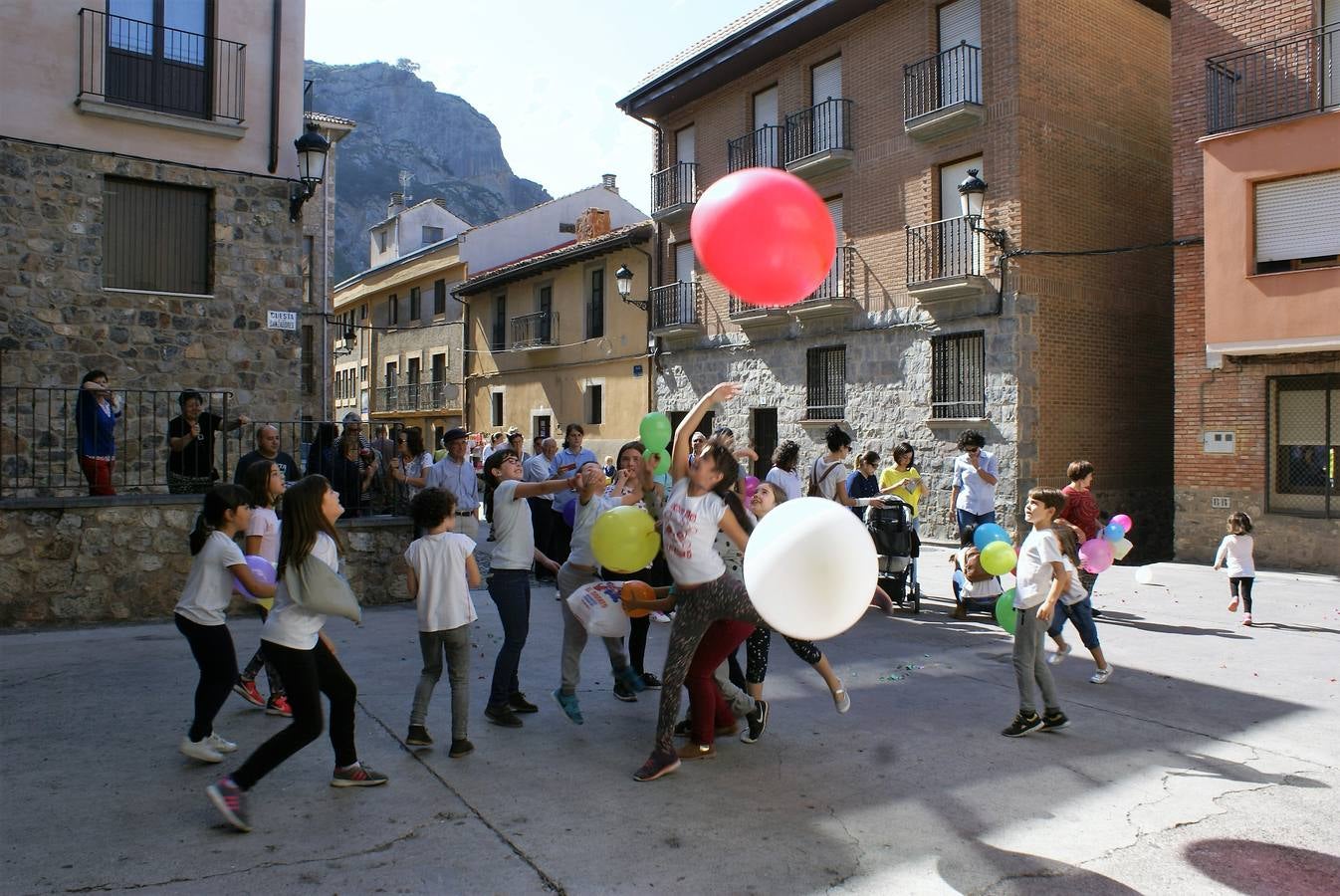 Las imágenes del cohete por las fiestas de Gracias