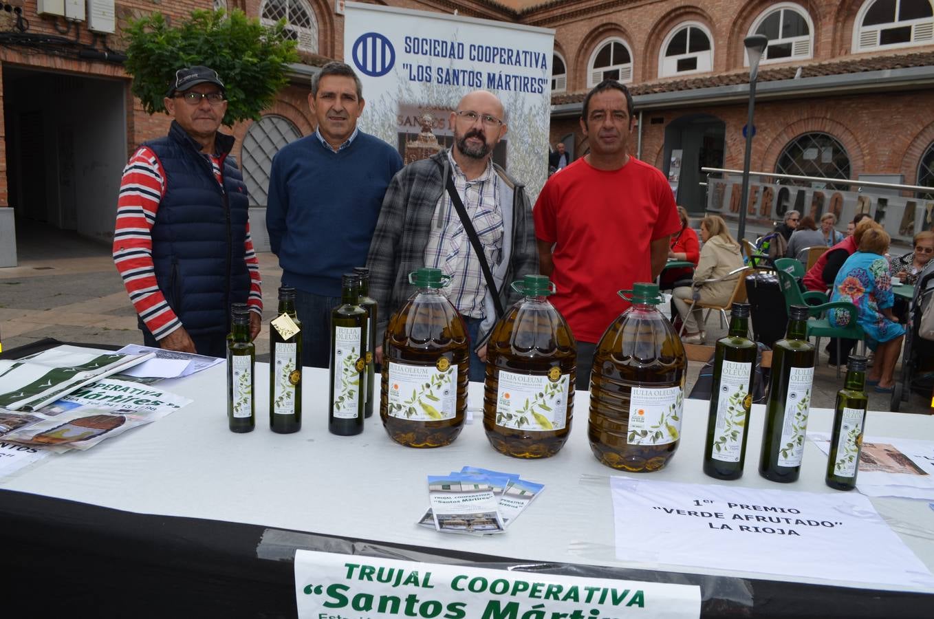 La Plaza del Raso acogió este acto en el que se pudo ver el asado