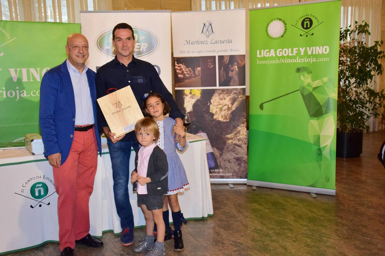Imágenes de la entrega de premios del Torneo Martínez Lacuesta, de la Liga de Golf y Vino de lomejordelvinoderioja.com.