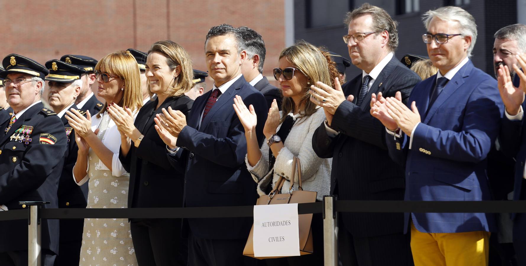 Se ha hecho entrega de reconocimientos al mérito policial y homenaje a los agentes fallecidos en acto de servicio