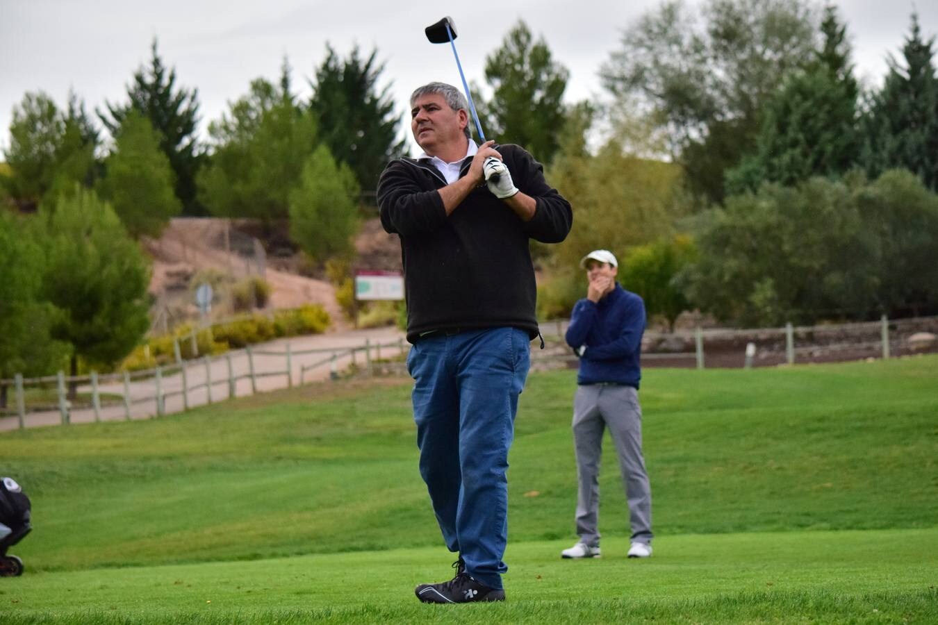 Los participantes en el torneo disfrutaron de una gran jornada de golf.