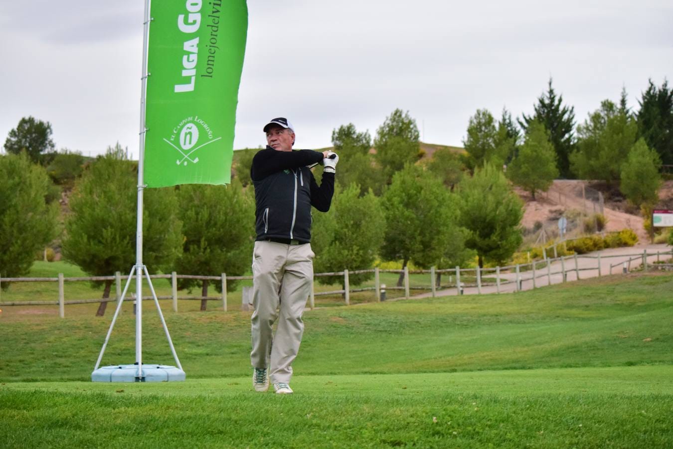 Los participantes en el torneo disfrutaron de una gran jornada de golf.