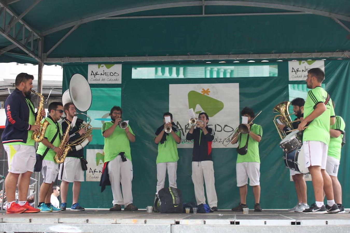 Arnedo tiene cantera para dar continuidad a las fiestas. Los peques protagonizaron un multitudinario pasacalles como antesala al cierre de los festejos