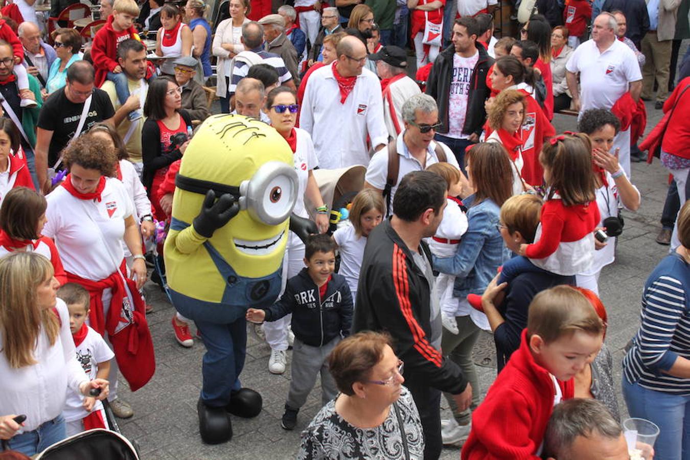 Arnedo tiene cantera para dar continuidad a las fiestas. Los peques protagonizaron un multitudinario pasacalles como antesala al cierre de los festejos