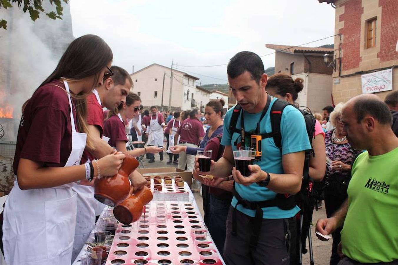 Alrededor de 4.000 bocadillos con el embutido asado en su punto fueron consumidos por turistas y también por los todos aquellos que participaron en una excursión por el entorno