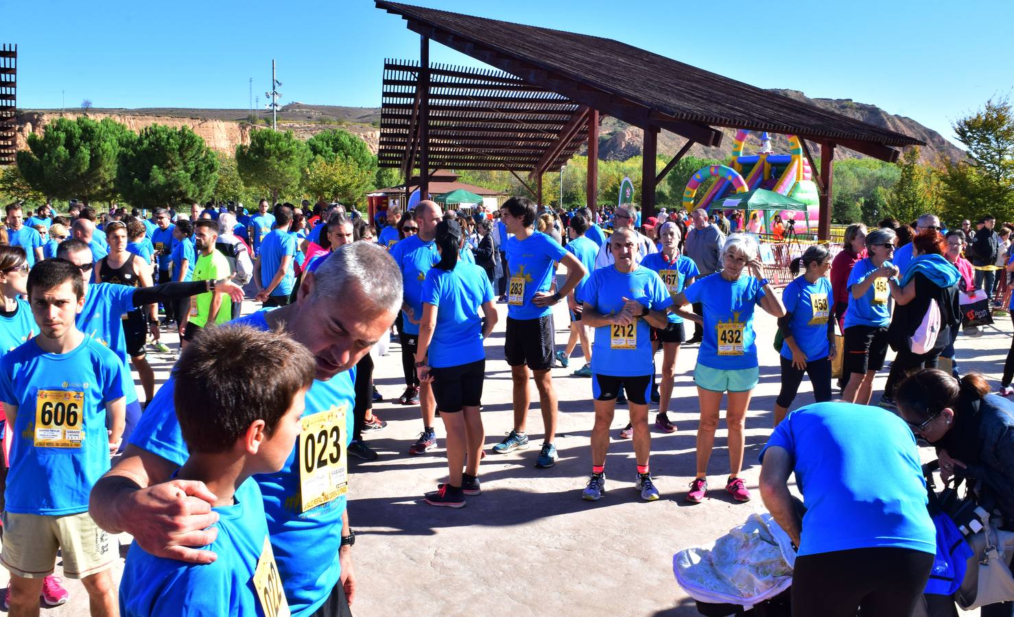 Imágenes de la carrera popular por la salud, organizada por ARFES.