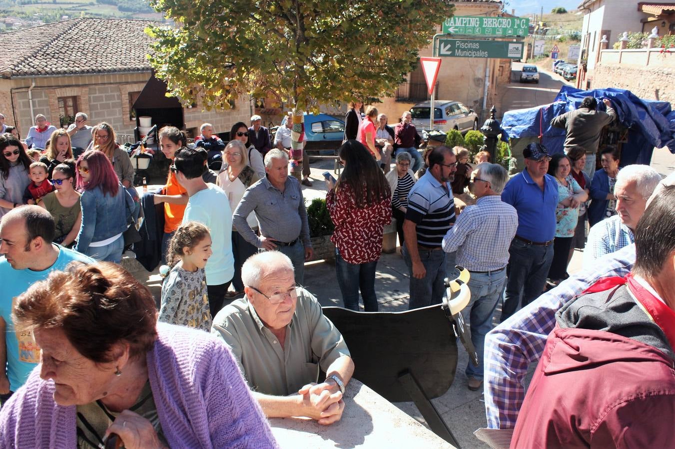 La localidad celebró ayer el disparo del cohete de las fiestas de la Octava.