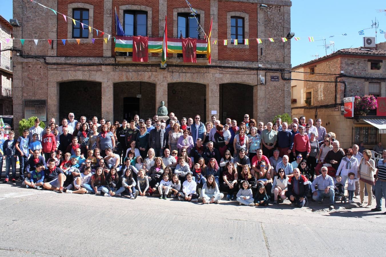 La localidad celebró ayer el disparo del cohete de las fiestas de la Octava.