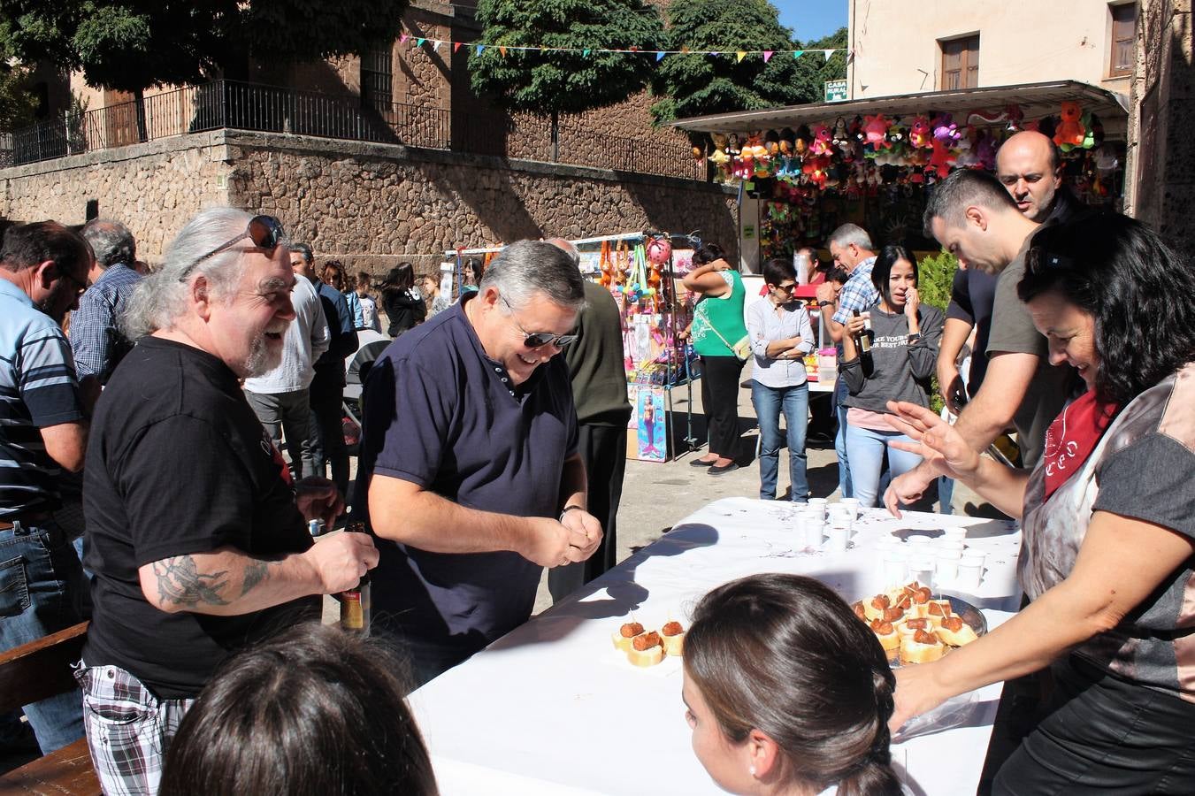 La localidad celebró ayer el disparo del cohete de las fiestas de la Octava.