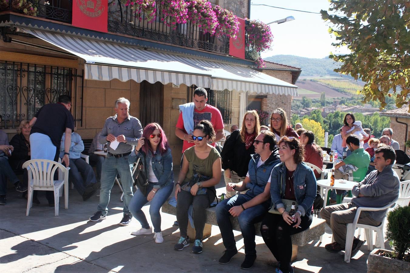 La localidad celebró ayer el disparo del cohete de las fiestas de la Octava.