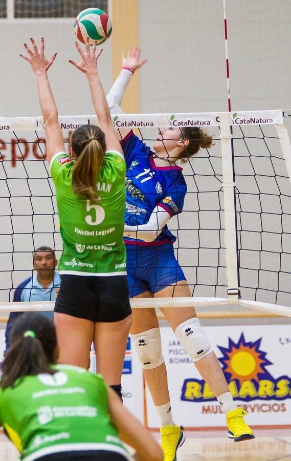 El Minis de Arluy Logroño gana al Haro Rioja Voley por 3 a 0 en el primer partido de la Superliga. 