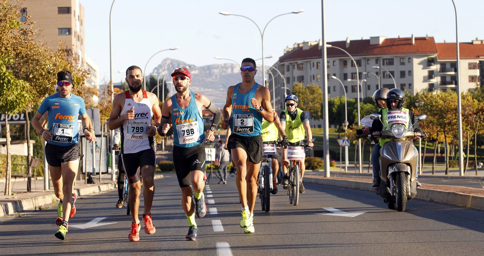 MIl doscientos atletas han participado hoy en esta carrera que se ha celebrado en el centro de Logroño.