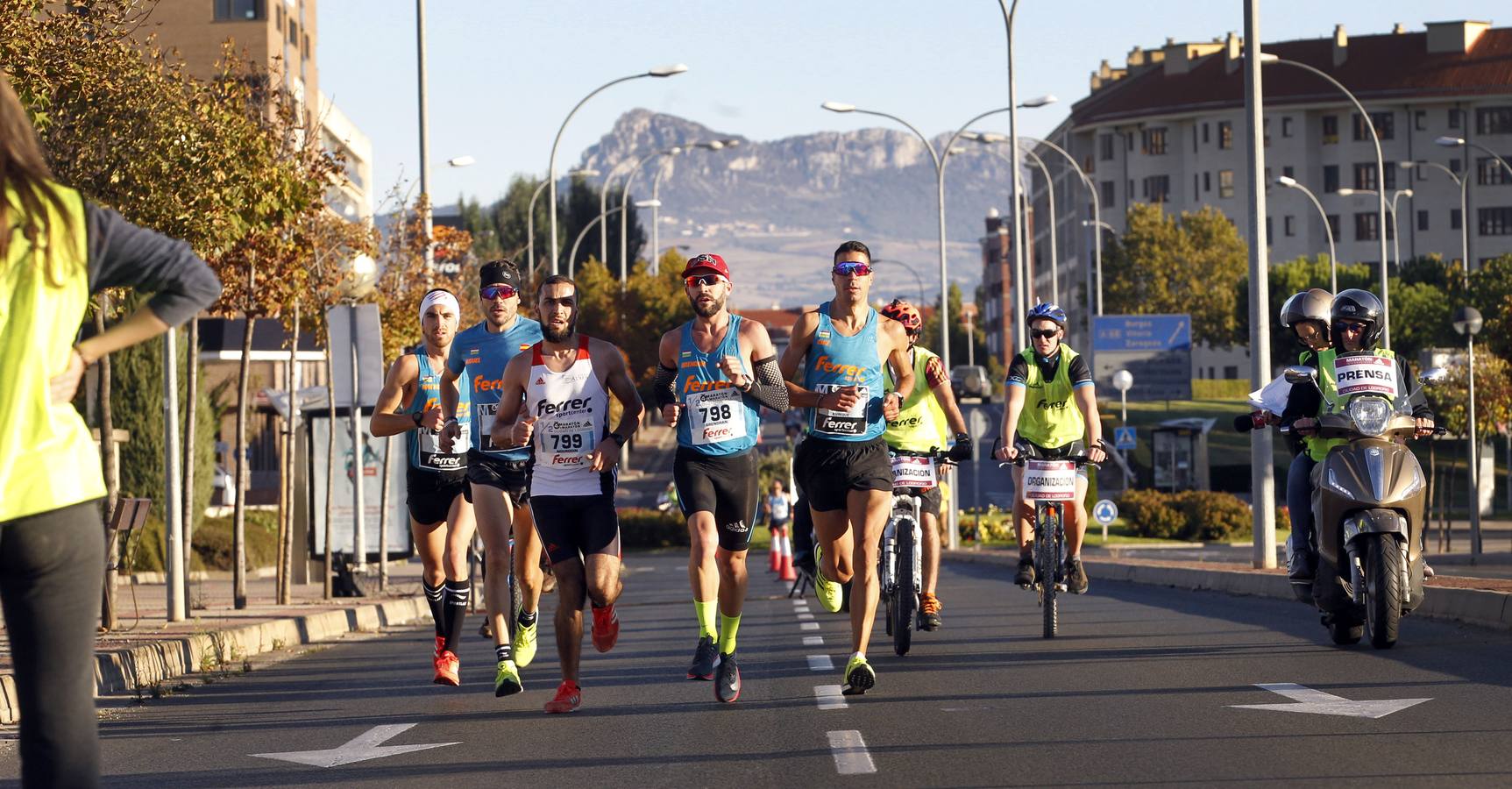 MIl doscientos atletas han participado hoy en esta carrera que se ha celebrado en el centro de Logroño.