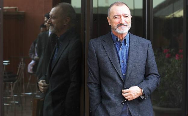 El escritor y periodista Arturo Pérez-Reverte.