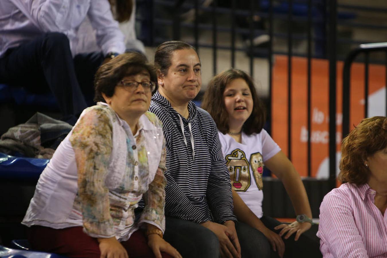 El Ciudad de Logroño tuteó al Barcelona, pero fue víctima de la superioridad azulgrana. El equipo logroñés se reconcilió con su juego y con una afición agradecida por el esfuerzo a pesar de la derrota por 25-32