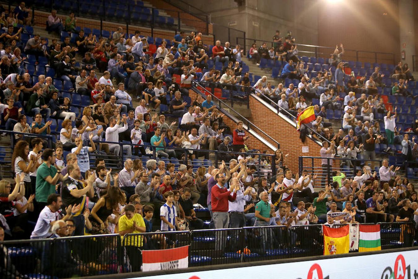 El Ciudad de Logroño tuteó al Barcelona, pero fue víctima de la superioridad azulgrana. El equipo logroñés se reconcilió con su juego y con una afición agradecida por el esfuerzo a pesar de la derrota por 25-32