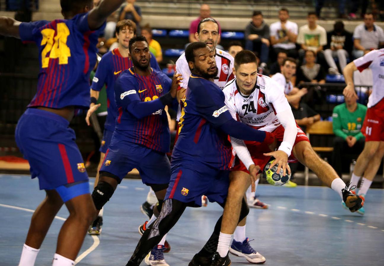 El Ciudad de Logroño tuteó al Barcelona, pero fue víctima de la superioridad azulgrana. El equipo logroñés se reconcilió con su juego y con una afición agradecida por el esfuerzo a pesar de la derrota por 25-32