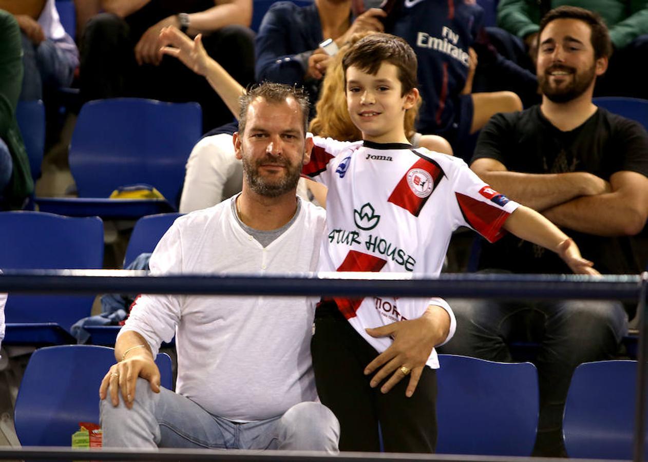 El Ciudad de Logroño tuteó al Barcelona, pero fue víctima de la superioridad azulgrana. El equipo logroñés se reconcilió con su juego y con una afición agradecida por el esfuerzo a pesar de la derrota por 25-32