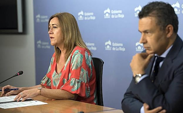 Begoña Martínez Arregui y Conrado Escobar. 