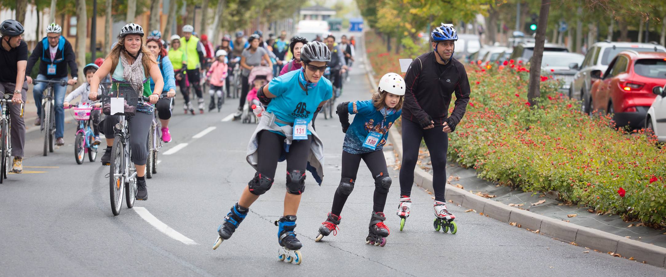 La ciclista riojana profesional y campeona de España, Sheyla Gutiérrez, fue la encargada de dar la salida de la 26ª Marcha UNICEF a favor de la infancia, organizada por el Club Ciclista Logroñés. 