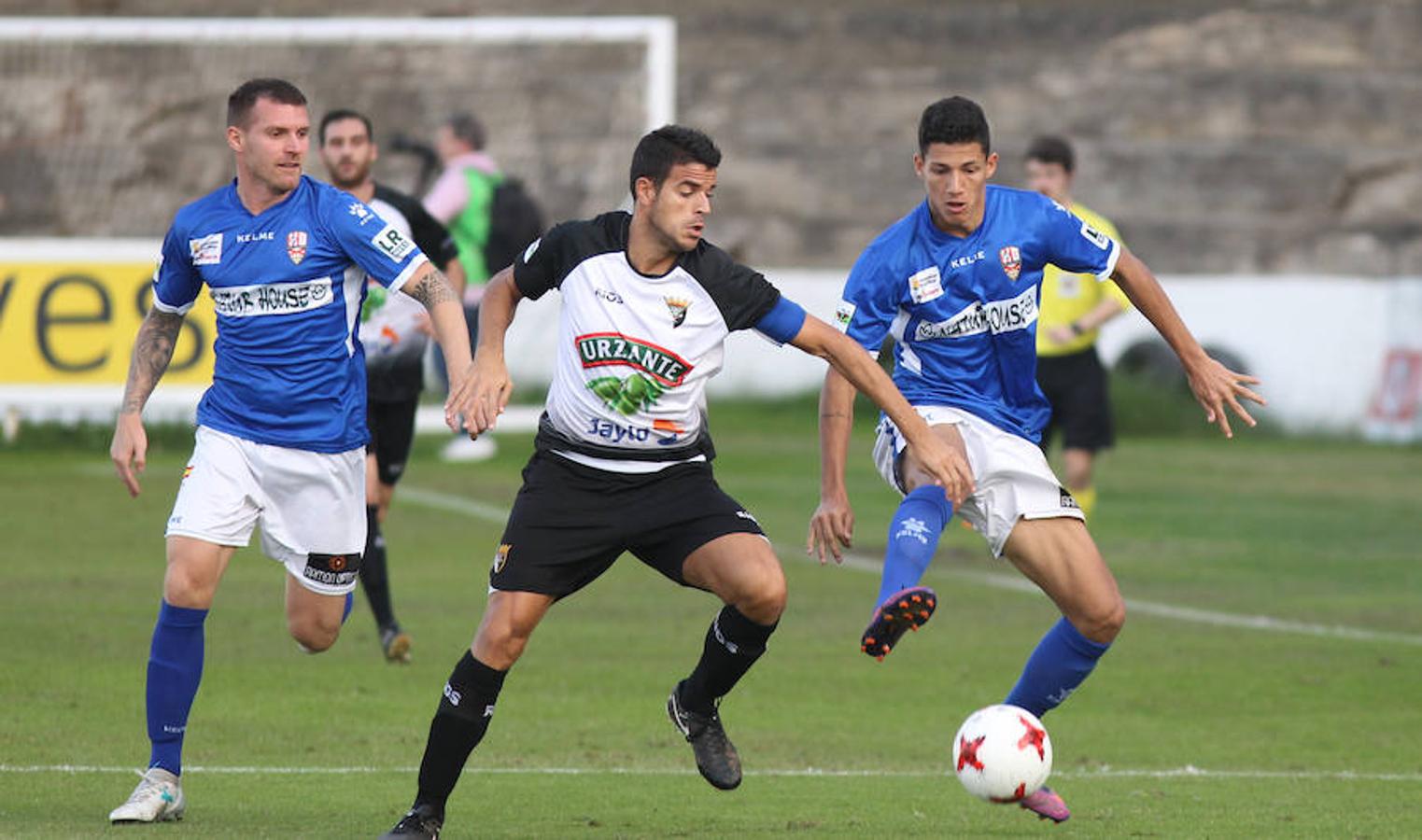 Empate sin goles de la UDL en Tudela. Los riojanos modificaron su propuesta futbolísticza para adaptarse a un rival y un campo complicados