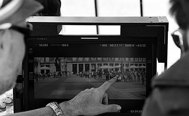 Fotograma de la grabación en la Plaza Mayor de Madrid. 