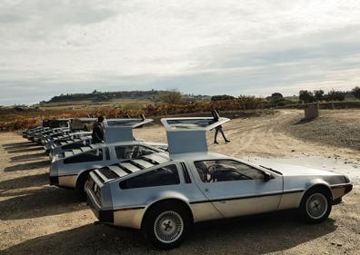 Imagen secundaria 1 - Diez Deloreans circulan por La Rioja