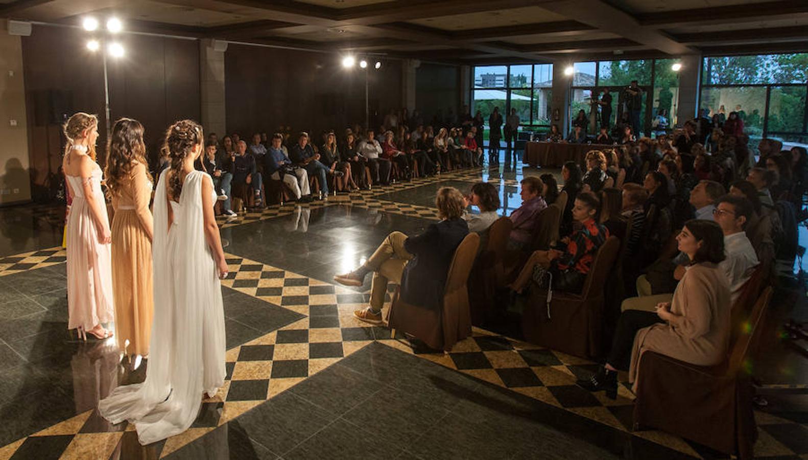 La feria de novios 'Sí quiero' celebrada en las instalaciones del restaurante Delicatto sirvió para ofrecer a las parejas que han decidido dar el paso un completo recorrido por los servicios que hay alrededor de este día tan especial