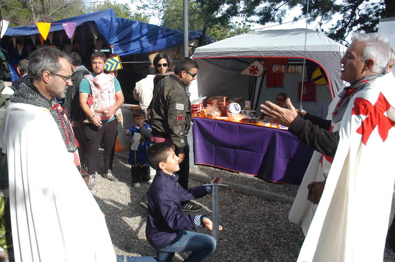 La belleza de Cornago se hace patente estos días con motivo de las jornadas medievales. Los vecinos han conseguido engalanar la localidad con estandartes y colorido por las calles y en torno al espectacular castillo de Álvaro de Luna.